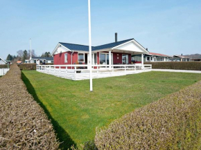 Simplistic Holiday Home in Juelsminde with Sauna in Sønderby